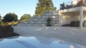 <p>Enrochement gris</p>
<p>Périgueux 24</p>