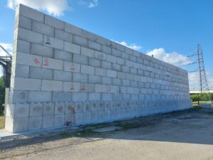 <p>Mur de séparation hauteur 8m</p>
<p>Saillat sur Vienne 87</p>